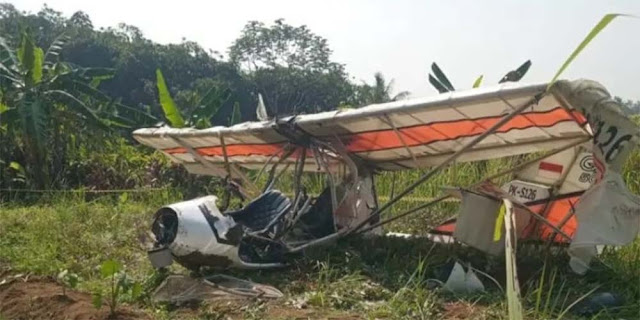 Pesawat Latih Jatuh di Pemakaman Ciampea Bogor