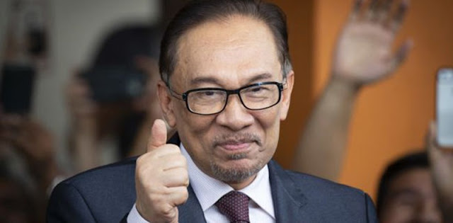 Anwar Ibrahim Didesak Serahkan Riza Chalid