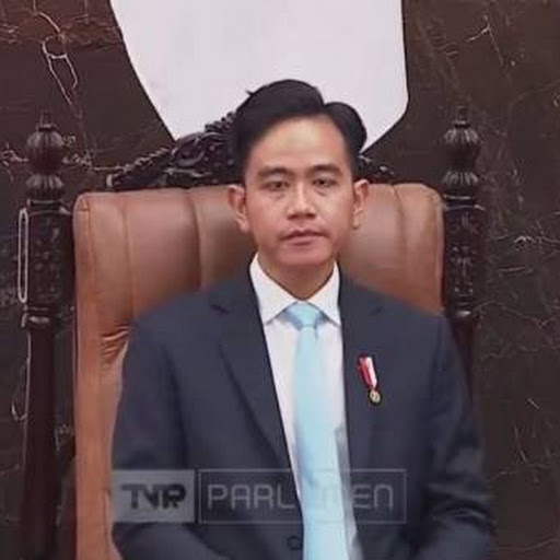 Gibran Harus Memilih: Mengundurkan Diri atau 98