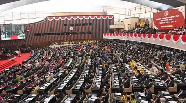 Ekspresi Setya Novanto saat Bebas Bersyarat dari Lapas Sukamiskin