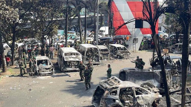 Gedung DPRD Makassar Tinggal Puing: 87 Kendaraan Dinas Dibakar, 4 Orang Tewas