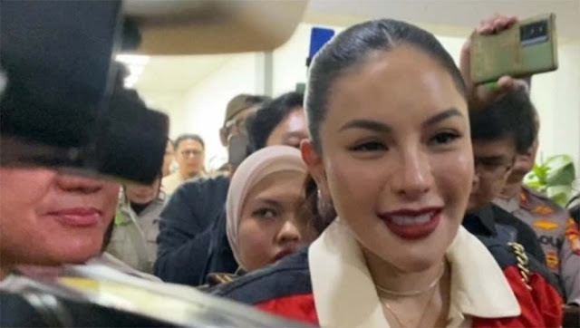 Nikita Mirzani: Kalau Demo Jadi Alasan Untuk Mencuri, Jangan Sebut Itu Perjuangan