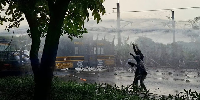 Ketika Rakyat Berjuang Sendirian