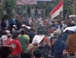 Aksi Demo Warga Bogor Minta Tambang Tetap Buka, Publik Menduga Ada Penumpang Gelap di Balik Massa