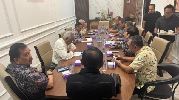 Terungkap! Ini Isi Pertemuan Purnawirawan Jenderal Polri dengan Mahfud MD