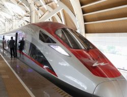 Mahfud MD Soroti Jaminan Rahasia Indonesia ke China untuk Proyek Kereta Cepat Whoosh: Nilai Bengkak, KPK Diminta Usut