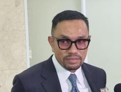 Ahmad Sahroni Cerita Jatuh dari Plafon Saat Rumahnya Dijarah
