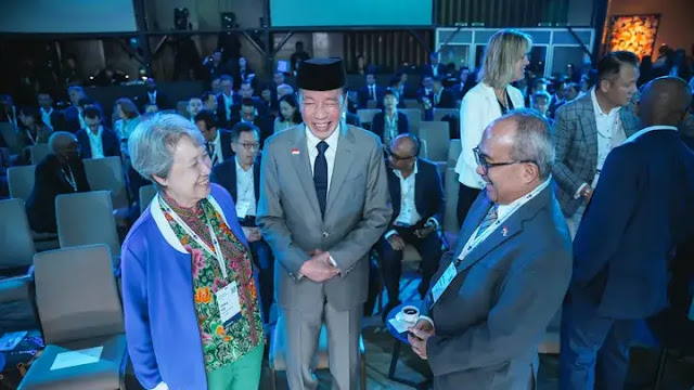 Inkonsistensi Jokowi: Diminta Istirahat Dulu, Mangkir Sidang Ijazah, Kini Bertolak ke Singapura