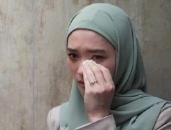 Inara Rusli Kena Mental usai Dilaporkan Terkait Dugaan Perzinaan dengan Suami Wardatina Mawa?
