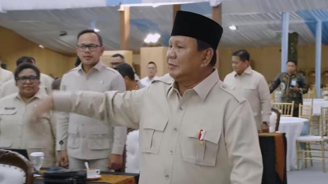 Prabowo Tegaskan Indonesia di Jalan Benar: Pidato Lengkap di Retreat Kabinet Bogor