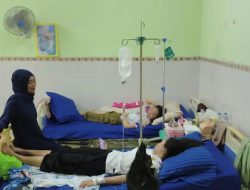 Keracunan Massal MBG Soto Ayam di Mojokerto: 261 Korban, 121 Masih Dirawat