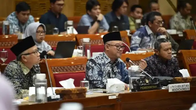 Mendikdasmen: Banyak Anggota DPR Lulusan Paket C, Ini Bukti Pentingnya PKBM