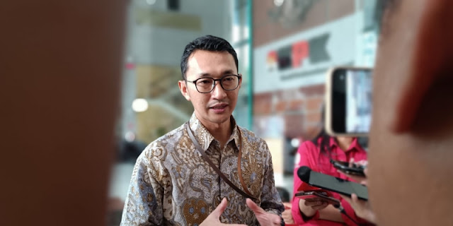 KPK Sita 3 Kg Emas dan Uang Miliaran Rupiah dalam OTT Pejabat Bea Cukai