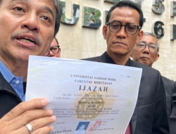 Roy Suryo Ungkap Bukti Baru Kasus Ijazah Jokowi: Analisis Kertas & Gelar Profesor di Skripsi UGM