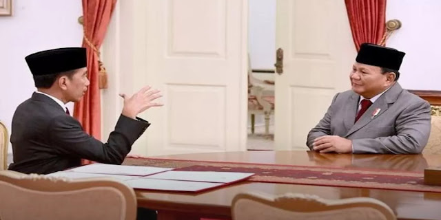 5 Tanda Keretakan Hubungan Jokowi dan Prabowo Menurut Ray Rangkuti