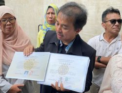 Roy Suryo Klaim 99,9% Ijazah Jokowi Palsu, Ini Bukti Perbedaannya dengan Asli UGM
