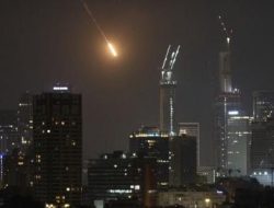 Iran Serang Israel: Rudal Hantam Bnei Brak, Korban Jiwa & Eskalasi Konflik