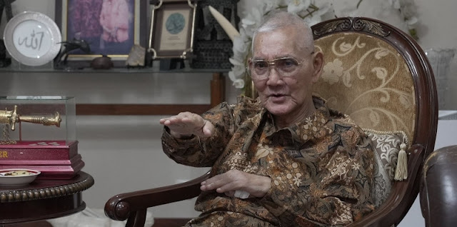 Try Sutrisno Meninggal Dunia: Wapres ke-6 RI Wafat di RSPAD, Profil & Karier Lengkap