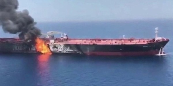Iran Serang Kapal Tanker AS: Harga Minyak Melonjak & Dampak Global
