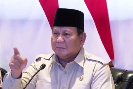 Presiden Prabowo Kritik Kinerja Pejabat Mengecewakan: Sorotan Birokrasi & Tantangan Global