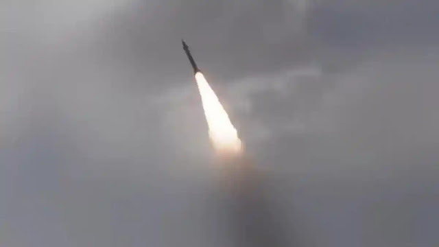 Iran Luncurkan Rudal ke Israel: Operasi True Promise IV, Dampak & Analisis Terkini 2024