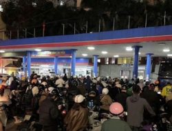 Panic Buying BBM di Vietnam: Antrean Panjang & Harga Melonjak Imbas Konflik AS-Iran