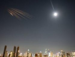 Israel Kehabisan Rudal Pencegat? Analisis Ancaman Rudal & Bom Klaster Iran Terbaru