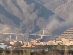 Trump Klaim Hancurkan Jembatan B1 Iran: Analisis Ancaman Serangan AS & Respons Teheran