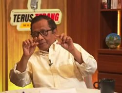 Mahfud MD Tegaskan Kritik ke Prabowo Bukan Makar: Analisis Hak Demokrasi & Check and Balance