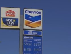 Negosiasi AS-Iran Gagal, Harga Minyak Melonjak & Iran Ancam Blokade Selat Hormuz