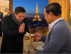 Prabowo Subianto Rayakan Ulang Tahun Seskab Teddy di Paris, Momen Haru di Tengah Diplomasi