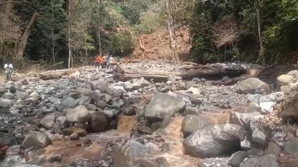 Longsor di Tanah Datar Tutup Sungai, Ancaman Banjir Bandang Mengintai Warga