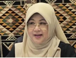 Dokter Tifa Akan ke Jepang & Unram Telusuri Keaslian Gelar Rismon Sianipar