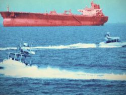 Iran Tutup Selat Hormuz: Dampak Serangan Kapal Tanker pada Pelayaran & Harga Minyak Global