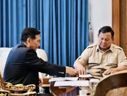 Prabowo dan Luhut Bahas Strategi Ekonomi & Digitalisasi Bansos di Istana