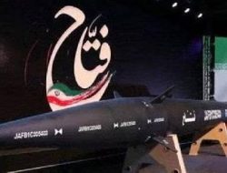 Iran Pamerkan Rudal Supersonic Fateh-100 di Teheran, Pesan Keras untuk AS dan Israel