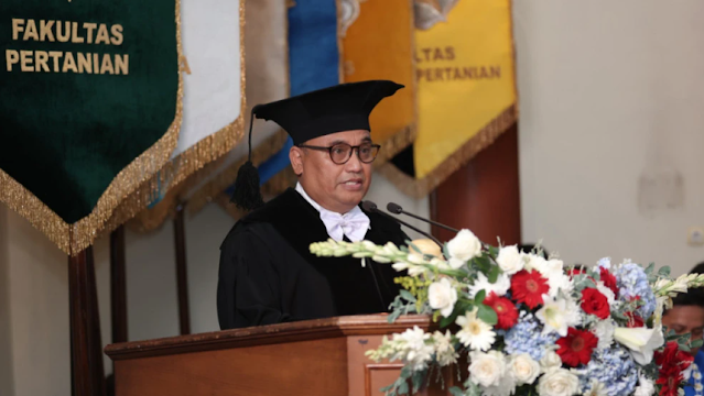 Jaka Widada Resmi Jadi Guru Besar Mikrobiologi UGM, Netizen Heboh Mirip Jokowi