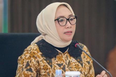 Menteri PPPA Arifah Fauzi Minta Maaf Usul Gerbong Khusus Perempuan di Tengah KRL Usai Kecelakaan KA Bekasi