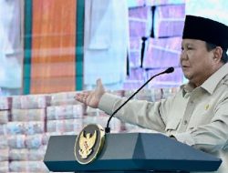 Prabowo Diremehkan Celios: Rupiah Tembus Rp17.600, Ekonom Sebut Bahaya Besar Mengintai Desa