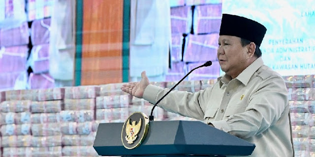 Prabowo Diremehkan Celios: Rupiah Tembus Rp17.600, Ekonom Sebut Bahaya Besar Mengintai Desa
