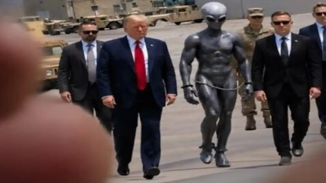 Donald Trump Unggah Foto Bareng Alien di Truth Social, Warganet Spekulasi Soal UFO