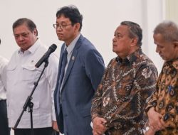Rupiah Babak Belur ke 17.700, Presiden Prabowo Panggil Gubernur BI dan Menkeu ke Istana