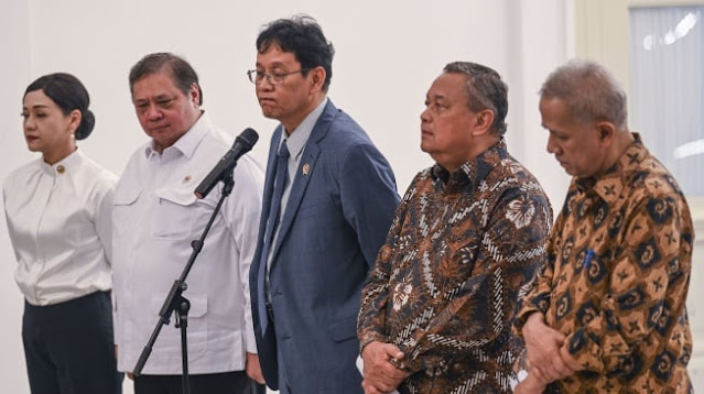 Rupiah Babak Belur ke 17.700, Presiden Prabowo Panggil Gubernur BI dan Menkeu ke Istana