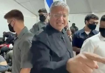 Menteri Radikal Israel Rilis Video Penyiksaan Aktivis Global Sumud Flotilla, Tangan Diikat dan Dahi Menempel ke Lantai