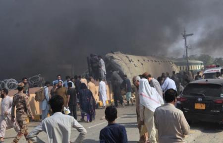 Ledakan Bom Bunuh Diri di Stasiun Quetta: 24 Tewas, Kereta Militer Pakistan Jadi Sasaran BLA