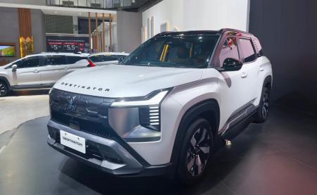 Mitsubishi Destinator: SUV 7 Penumpang dengan 11 Storage Kabin untuk Keluarga Modern