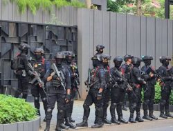 KPK Geledah Rumah Silmy Karim di Jakarta Selatan, Dikawal Ketat Brimob Bersenjata Lengkap