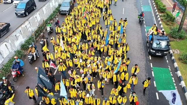BEM UI Demo Besar di Bundaran HI: Seruan Indonesia Bangkrut dan 5 Tuntutan ke Pemerintah