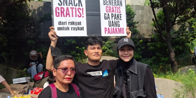 Zaskia Adya Mecca Dirikan Posko Logistik Gratis untuk Dukung Aksi Mahasiswa di Bundaran HI
