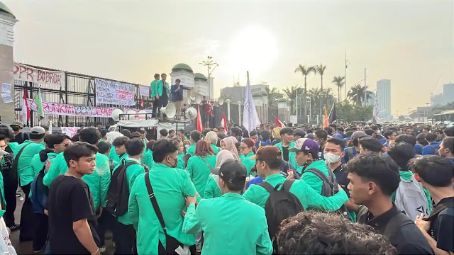 Demo Mahasiswa BEM SI di DPR Berakhir Tertib, Ultimatum 3x24 Jam untuk Respons Tuntutan